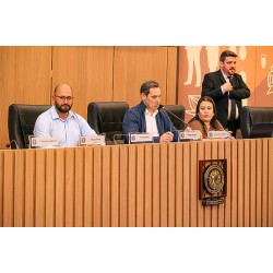 Aprovada a Recomposição de Salários de Prefeito,  Vice-prefeito e Secretários na Câmara  de Campo Largo   foto
